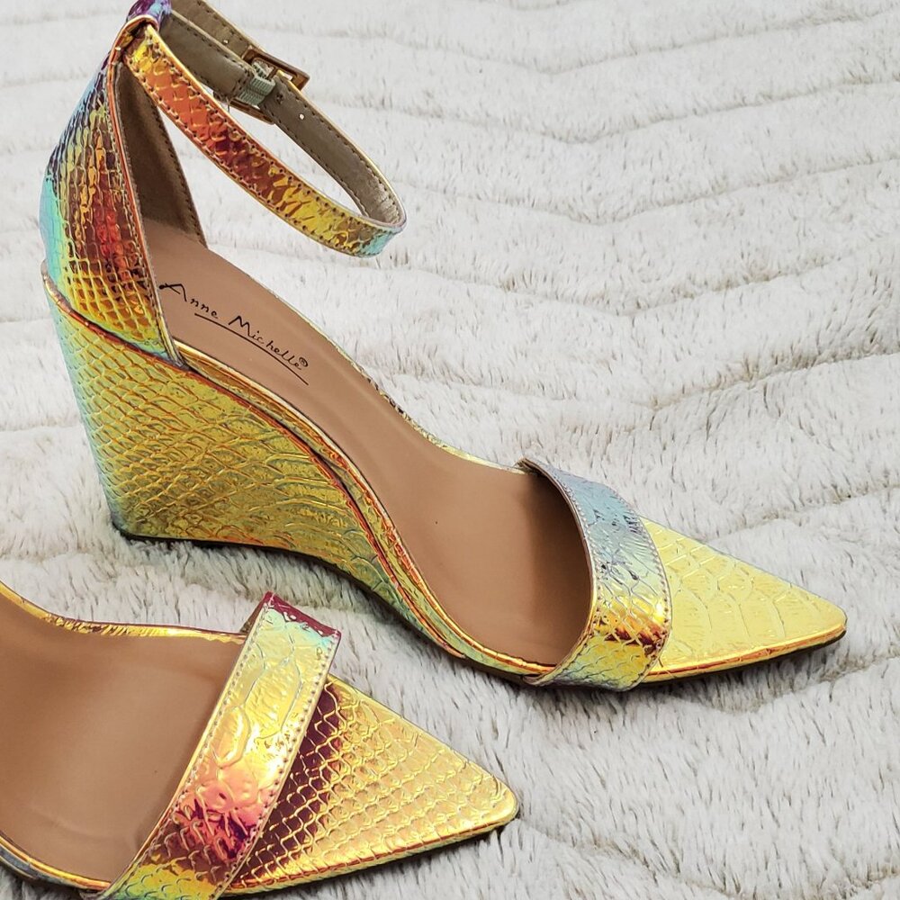 Anne Michelle Iridescent Snake Wedges